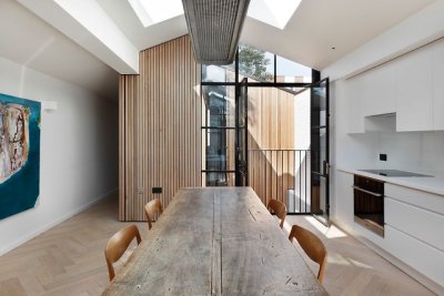 The Courtyard House / De Rosee Saph: Alex James