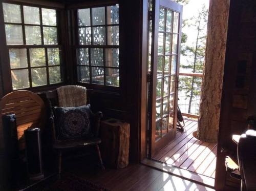 utwo:Hilltop Treehouse Retreat© airbnb