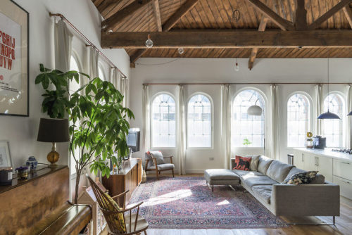 gravityhome:Apartment in a former canal warehouse in...