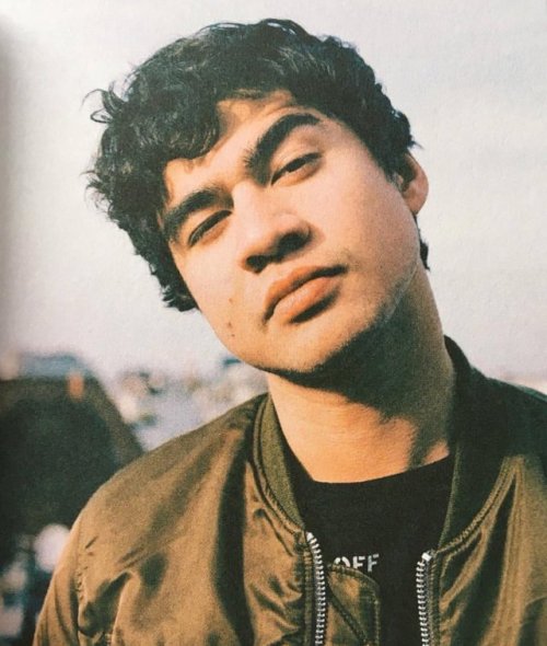 calums-things:he is not real