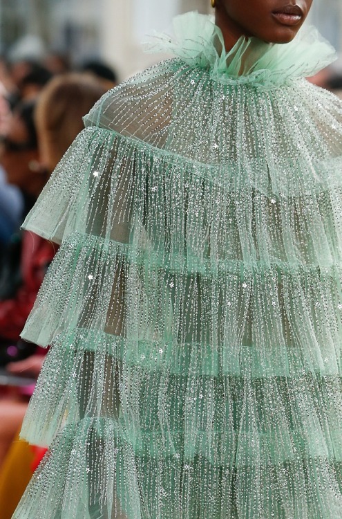 monsieur-j:Valentino S/S 2019 Runway Details