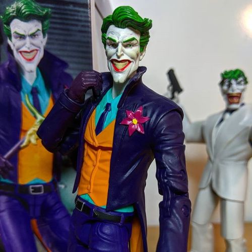 dc essentials joker figure