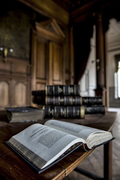 ghostlywriterr:Boardroom of an abandoned University in Liege,...