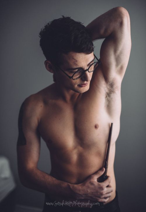 trousertrophies:Sexy Harry Potter