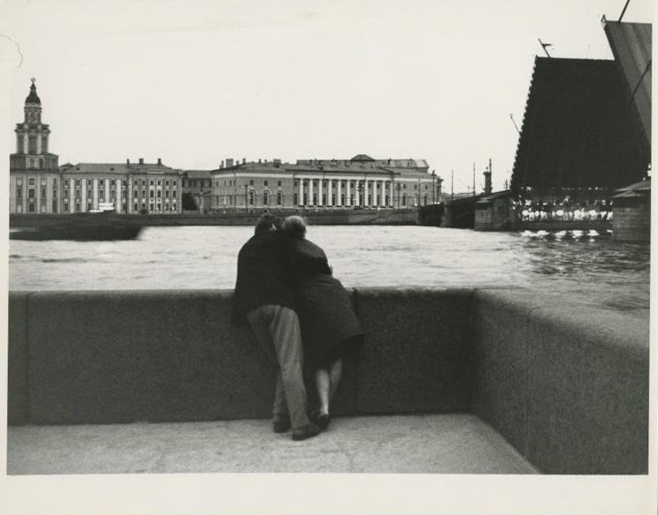 Neva river embankment (1965). Photo by Vsevolod Tarasevich.