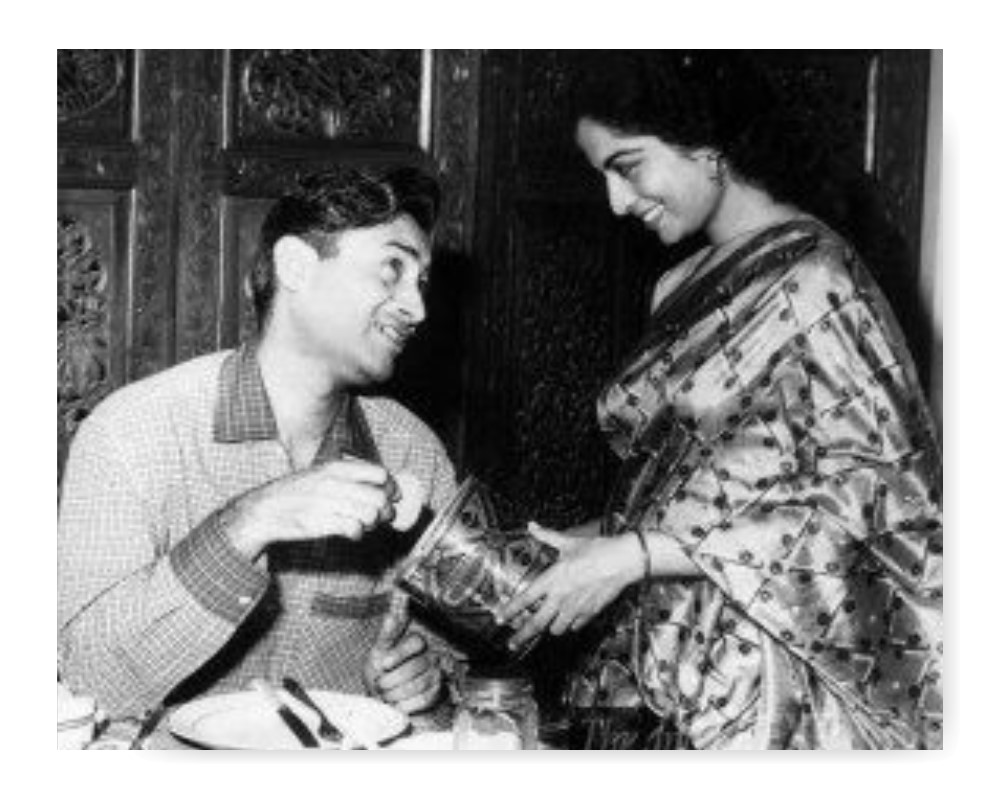 SAATH CHALOGI? — Lovely pic of Dev Anand and - not Waheeda Rehman