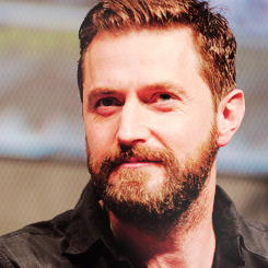 richards-smile:Richard Armitage at The Hobbit Panel at San...