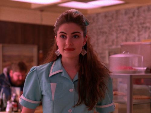 jenniferbannion:Twin Peaks, 2.18 (1991)dir. Duwayne Dunham