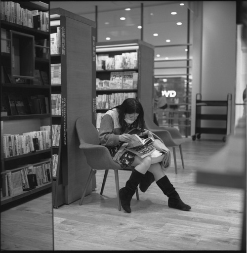 title   chiba/winter/at a bookstore