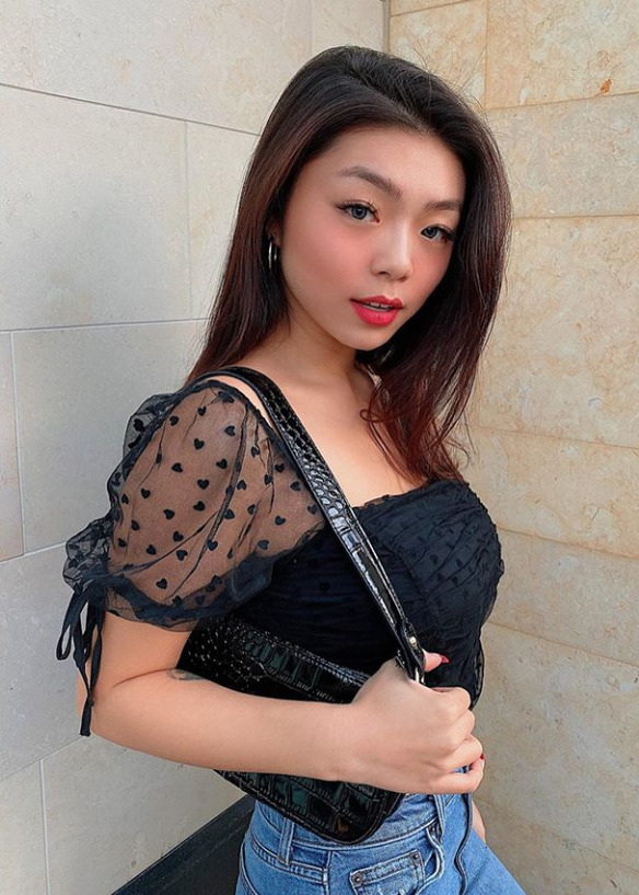 Asian Hotties - Thicc busty Asian beauty Asian Hotties - Thicc busty Asian beauty