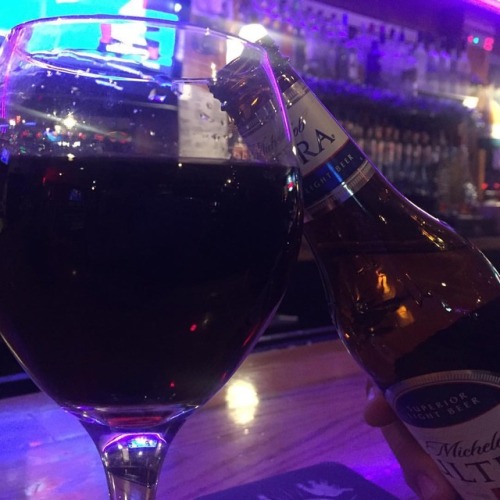 <p>“Here’s to the last drink of your 30’s,” @shawnmontano said to me. My response, “I have no idea what you’re talking about. I’m always in my 20’s.” Seriously, he’s so crazy!</p>