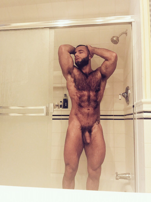 HOT HAIRY GAY MEN