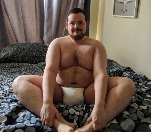 daddysdiaperedboy:Felt like getting into some cute white pamps...