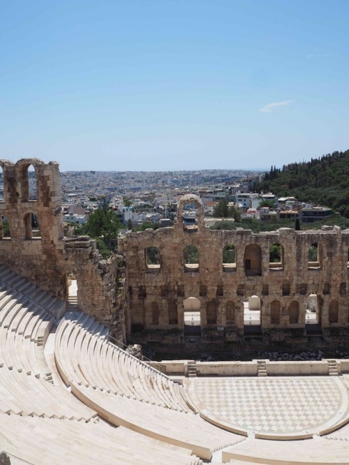 de-visitgreece-gr:Odeon of Herodes...