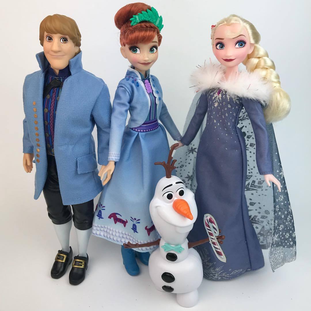 olaf's frozen adventure festive friends collection