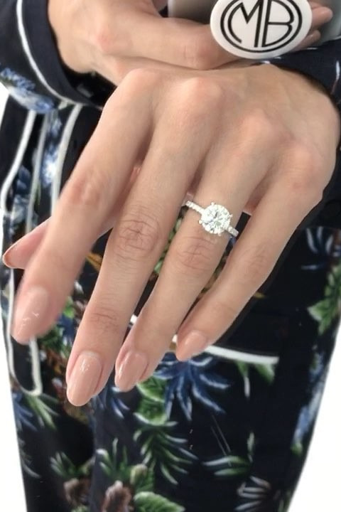 white gold engagement rings, solitaire engagement ring, show, yorkfashion, streetstyle This round brilliant diamond on a simple and beautiful diamond band is absolute perfection.. 2.70ct , RoundBrilliant I-VS1 , EngagementRing . DM us for details. 