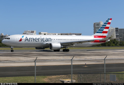 aviationgreats:American ready to take off to Miami from San...