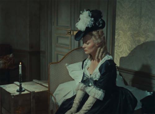 Résultat de recherche d'images pour "Marie-Antoinette de Jean Delannoy""