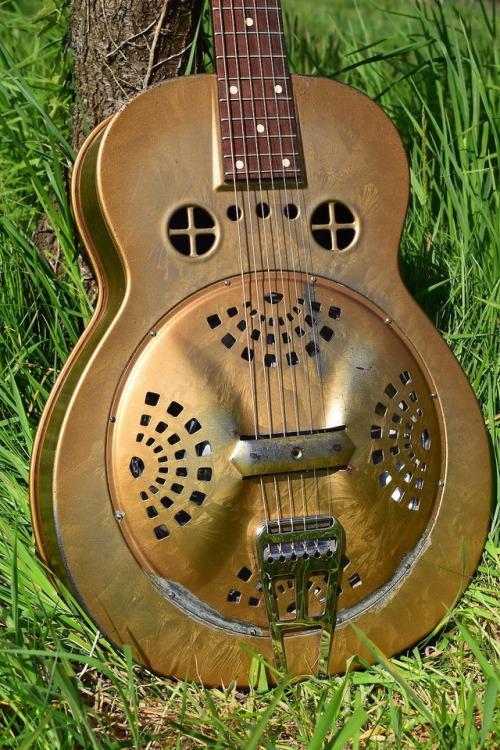 spacebeach23:1932 Dobro M32 Gold frosted...