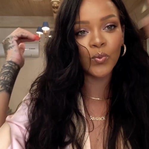 coutureicons:rihanna’s makeup tutorial for vogue