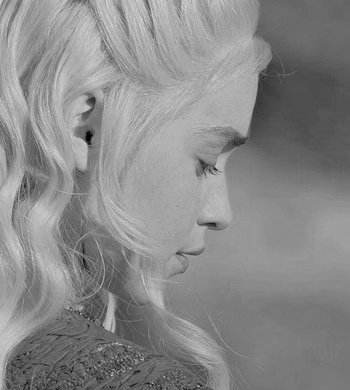 sugarcresta:She was Daenerys Stormborn, the unburnt, khaleesi...