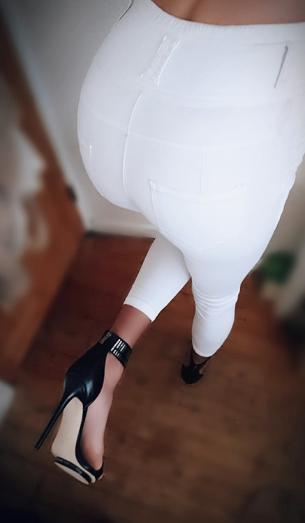 aphroditesissyxoxo:New heels. Can’t walk in them yet but they...