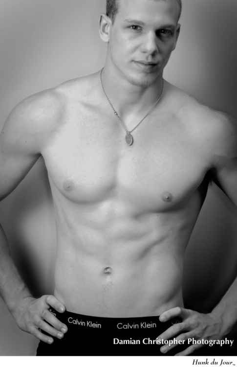 Your Hunk of the Day: Johnny Forza http://hunk.dj/7405