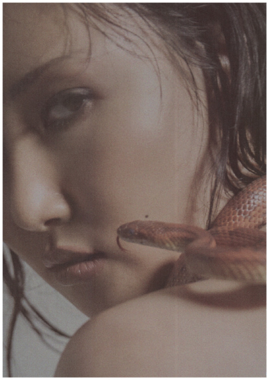 María photobook scans (cr 小J_玩在Korea)