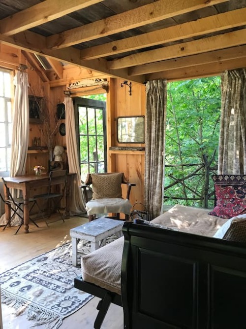 utwo:Whispering Wind Treehouse© airbnb