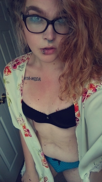 kinkytransandconfident:I’ve been off for a while but hey I got...