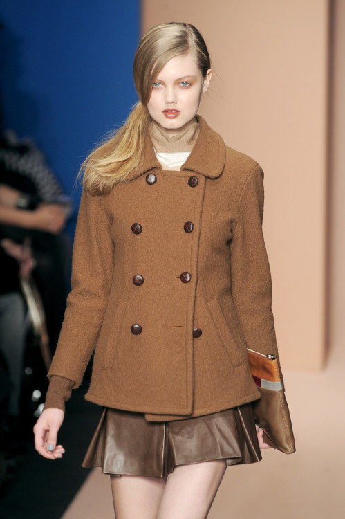 deseased:lindsey wixson at dkny f/w 2010