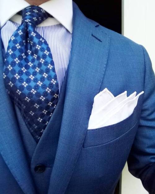 classic-menswear-enthusiast:Another try with this tie. #blue is...