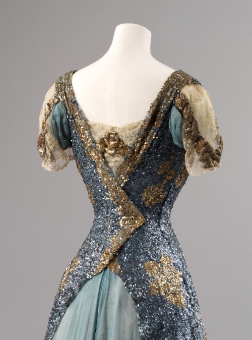 mote-historie:French ball gown worn by Queen Maud of Norway,...