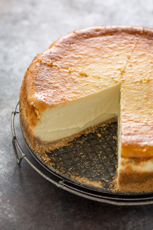 sweetoothgirl:Extra Rich and Creamy Cheesecake