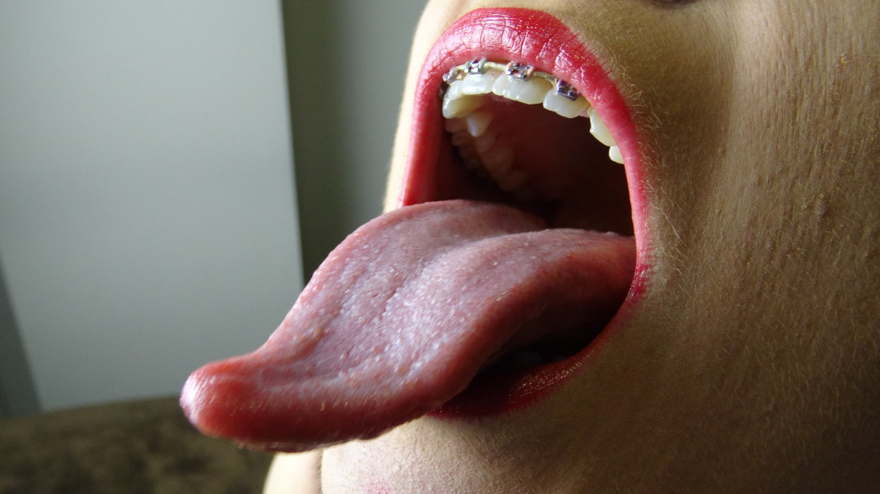 Female Tongue Fetish 107