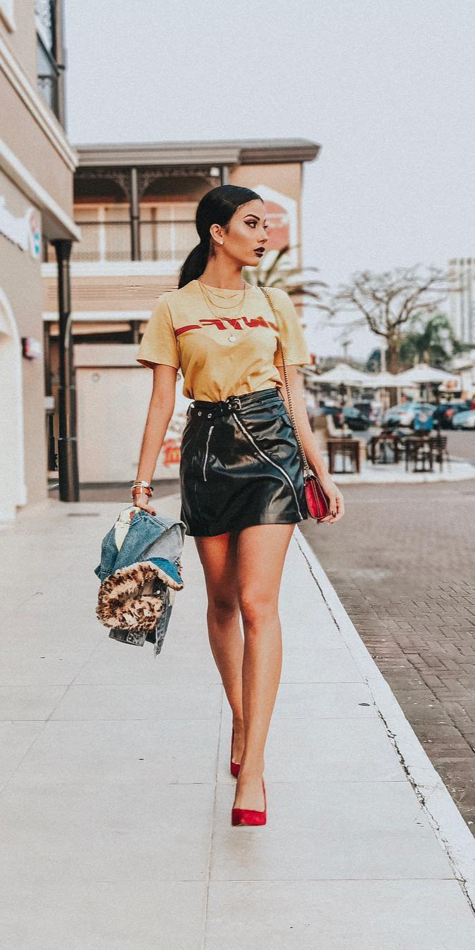 10+ Elegant Outfits That'll Turn Looks at The Races - #Beauty, #Outfit, #Outfits, #Fashionblogger, #Streetwear Love this T-Shirt... dinizphotography 