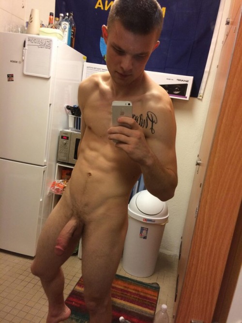 ilovecircs2:Over 65,000 beautiful cut dicks with cute guys on ...