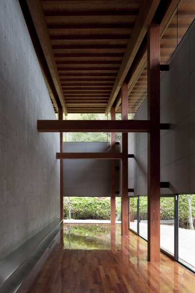 dezeen:<br /><br />Harmonie Hall by Takenaka Corporation<br />Photography is by Tomoki Hahakura 