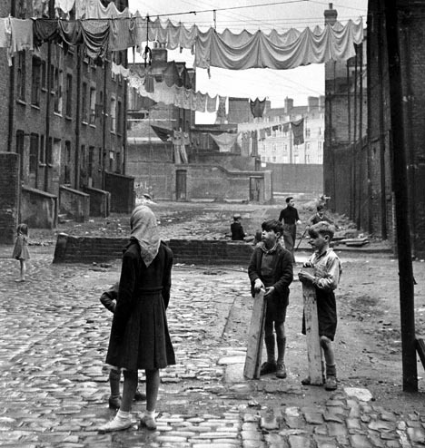 The Vintage Guide To London - Tenement housing in East London 1950s