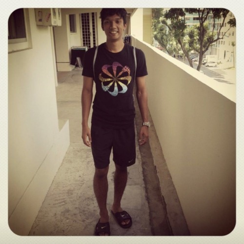 anakkampungperantauan:plus65boys:Straight SG guy with a...