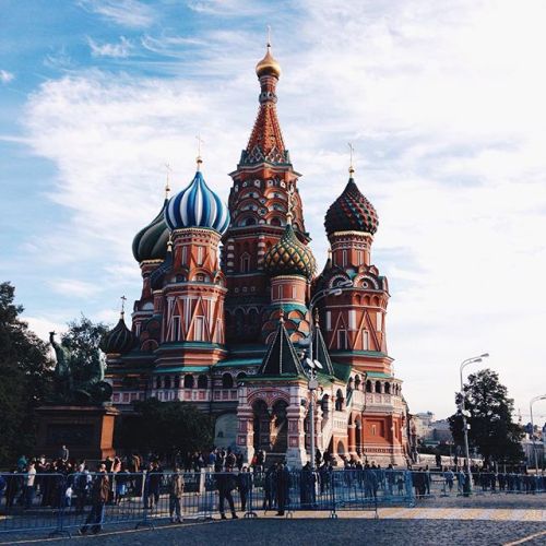 melodyandviolence:Moscow, Russia by goryacheff_k