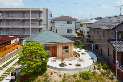 House in Mukainada / FujiwaraMuro Architects