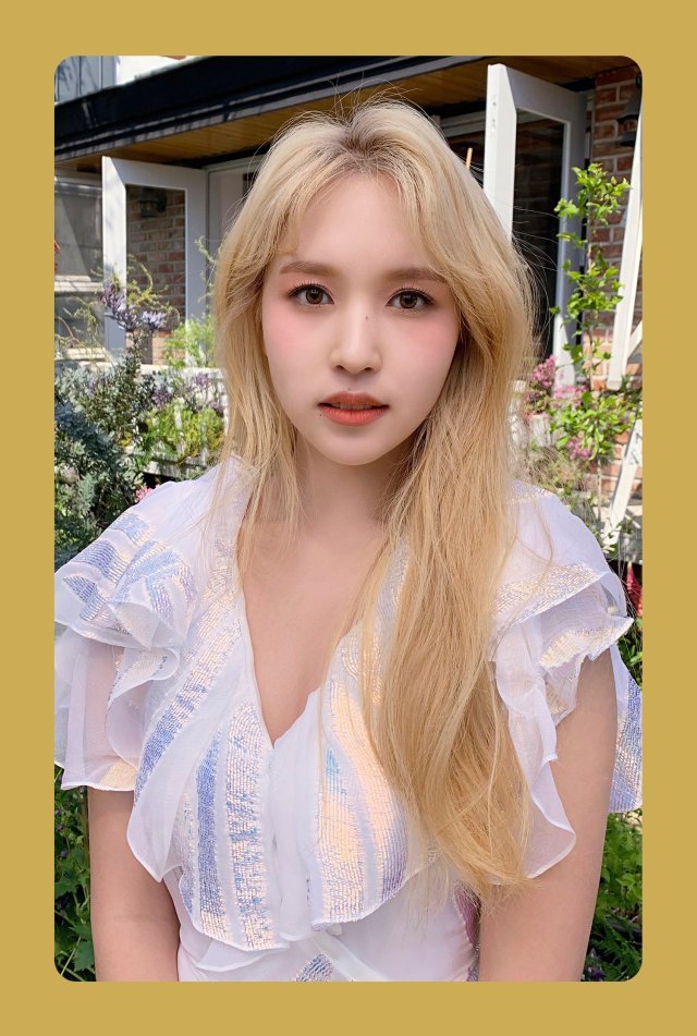 TWICE(트와이스) "MORE & MORE" Pre-Order PHOTOCARD MINA