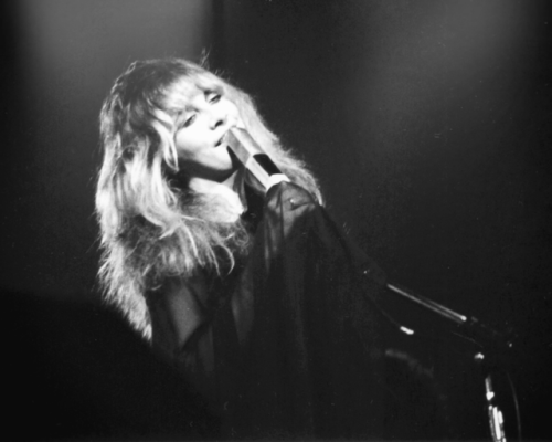 stevie nicks fleetwood mac live rumours tour b&w 1970s 1977 nicks history