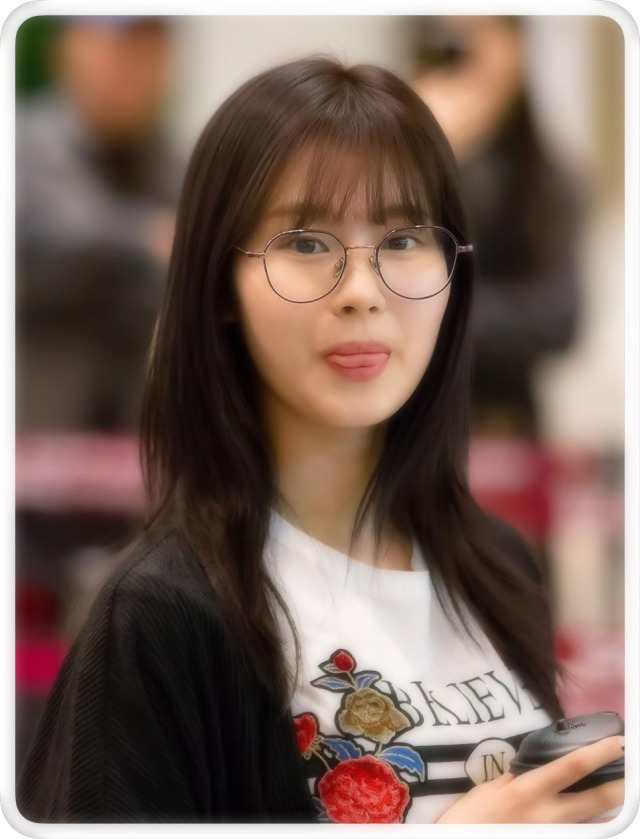 kpop idols in glasses Tumblr