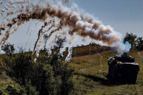 bmashine:Polish and Romanian soldiers during a joint exercise...