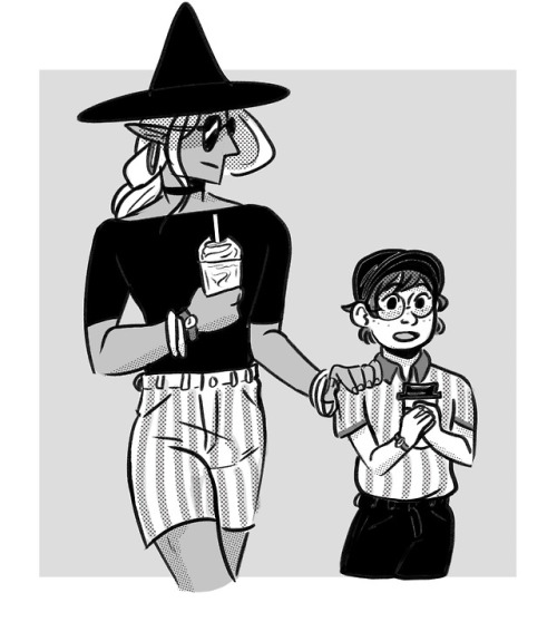 gladejade:I saw a parent and kid in these matching outfits today...