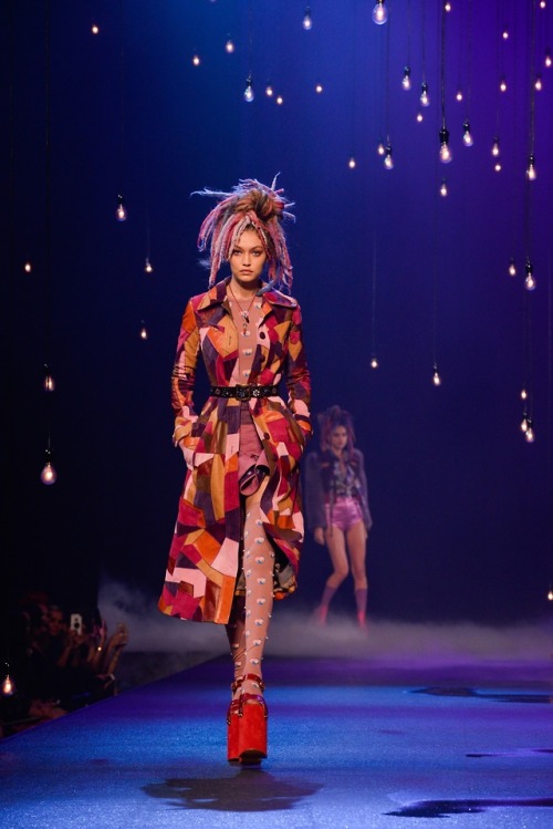 gigihadidmodeluniverse