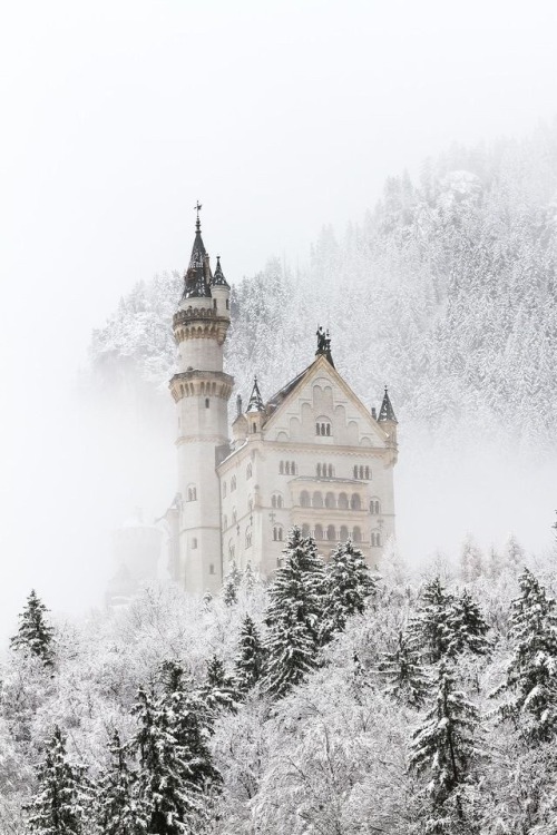 lotrscenery:Nargothrond - Neuschwanstein Castle, Germany