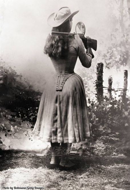 lloydthevoid:
“ sixpenceee:
“Sharpshooter Annia Oakley shooting over her shoulder using a hand mirror (1899).
”
Fuckin baller
”